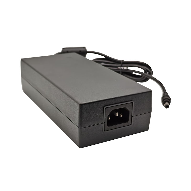 ¿Cuáles son las funciones básicas del adaptador de escritorio de CC DC de 160-250 W?